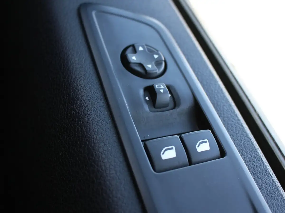 2023-peugeot-expert-15-bluehdi-asphalt-premium-long-1000-big-17