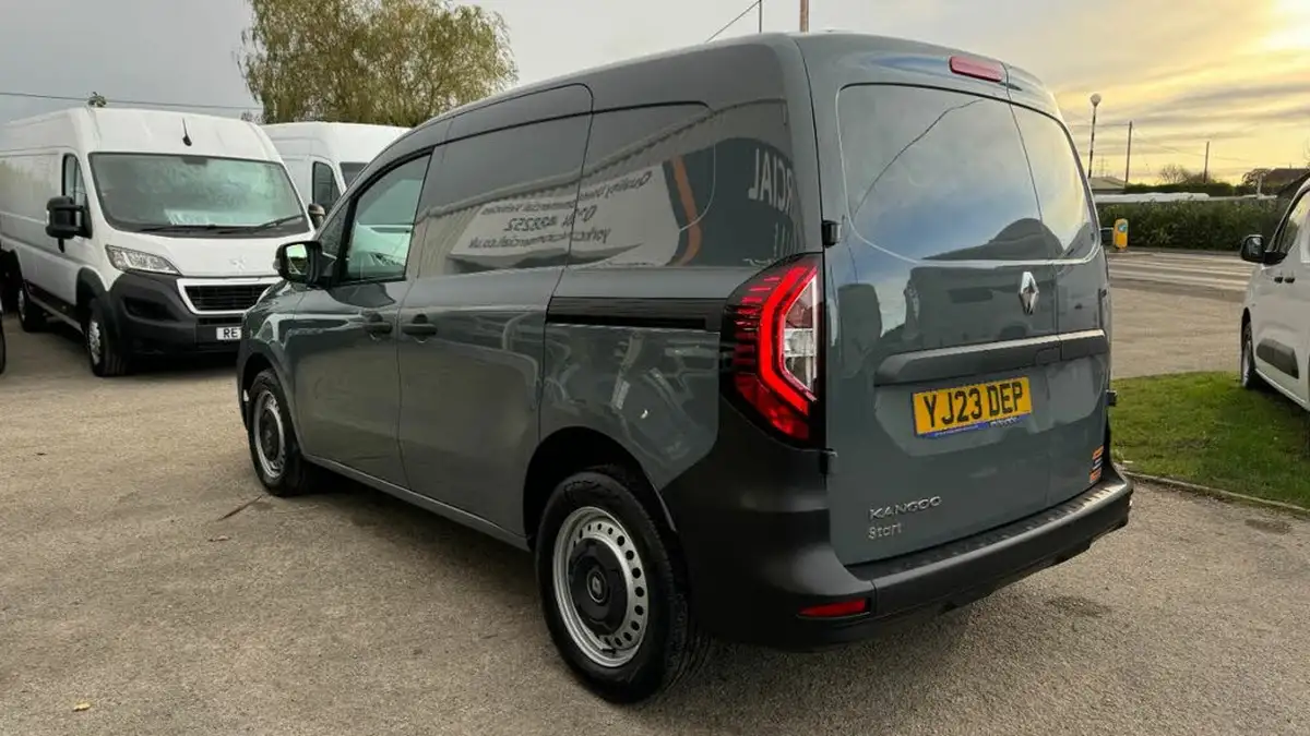 2023-renault-kangoo-15dci-ml19-95-start-big-17