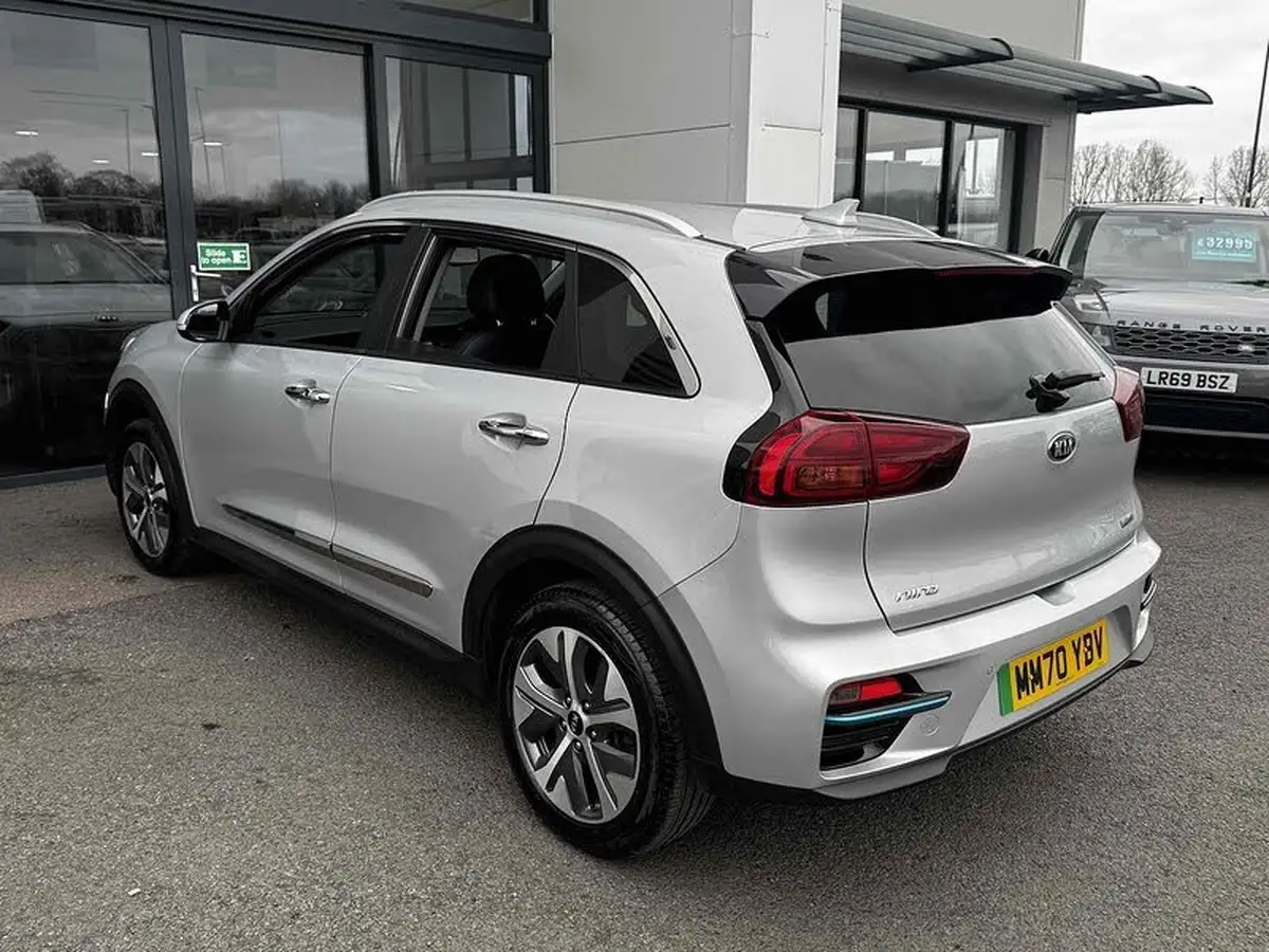 2021-kia-e-niro-ev-4-big-13