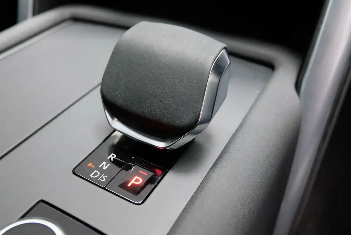2024-land-rover-discovery-30-d300-dynamic-se-big-23