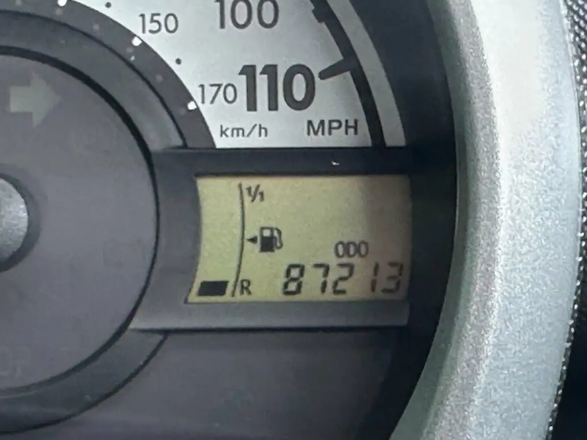 2012-citroen-c1-10-vtr-3d-big-11