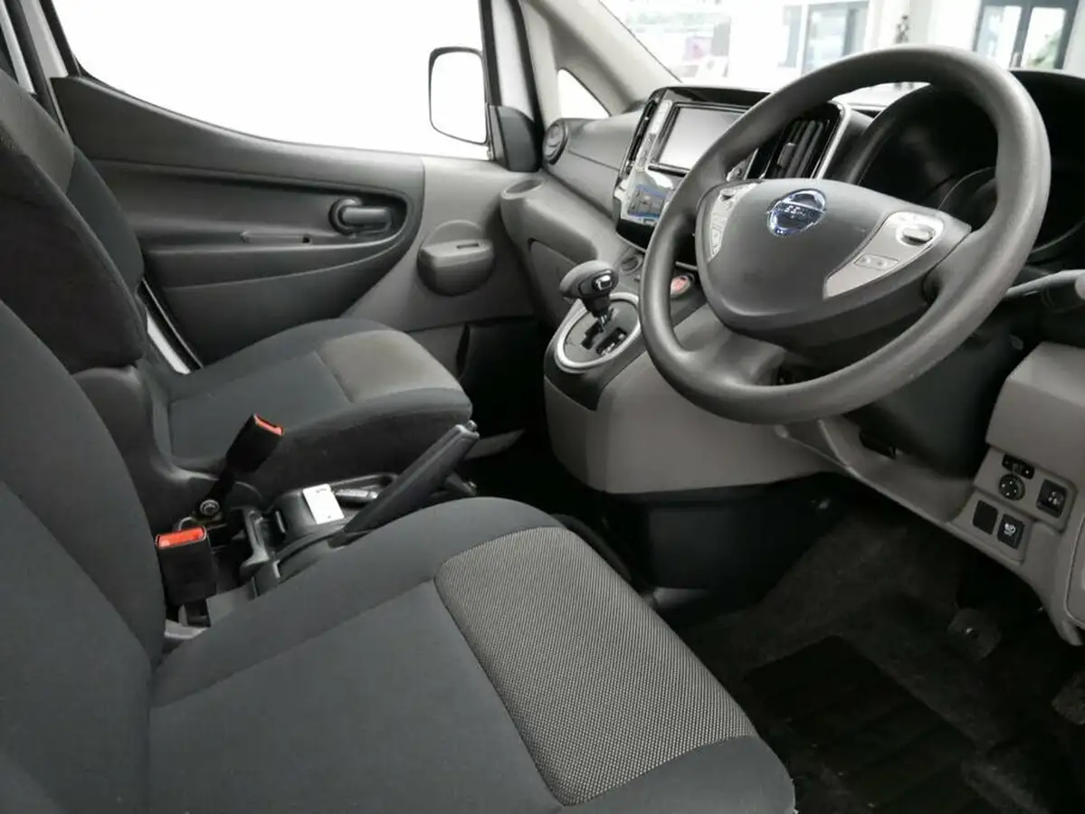 2021-nissan-env200-e-acenta-panel-van-auto-big-21