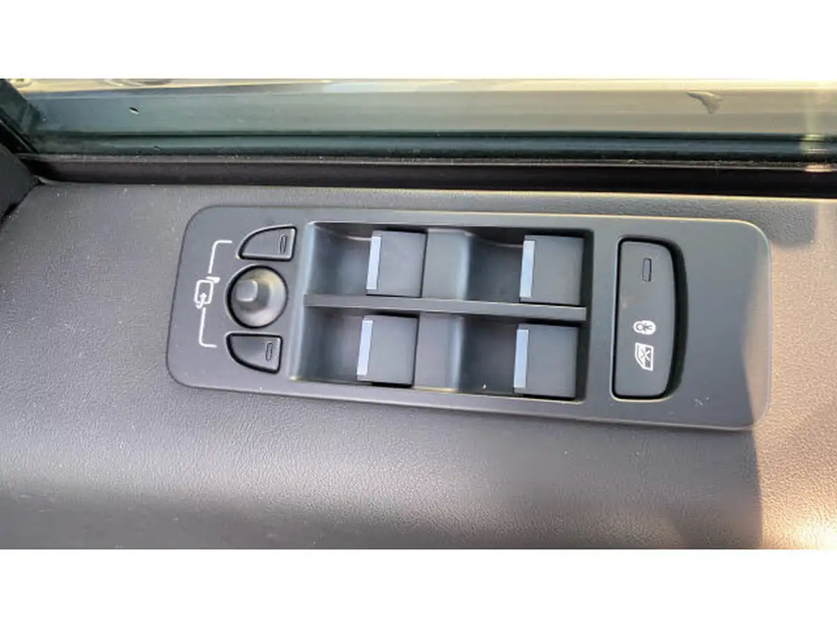 2021-land-rover-discovery-sport-20-d200-r-dynamic-hse-big-24