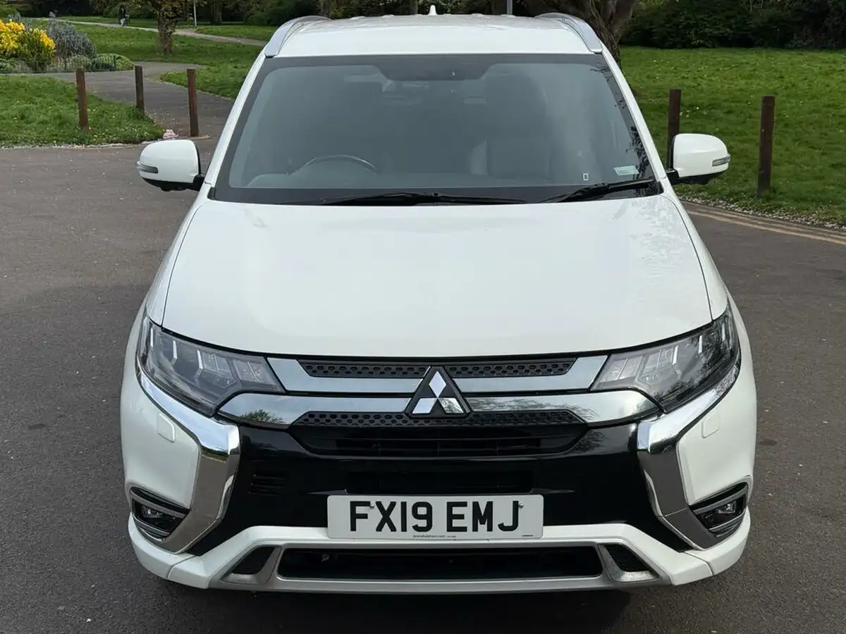2019-mitsubishi-outlander-24-4h-phev-big-2