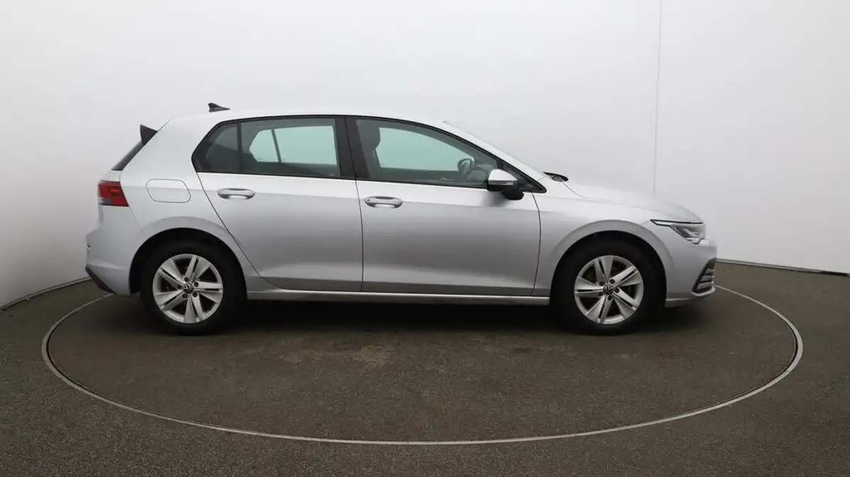 2022-volkswagen-golf-15-tsi-life-150ps-hatchback-big-40