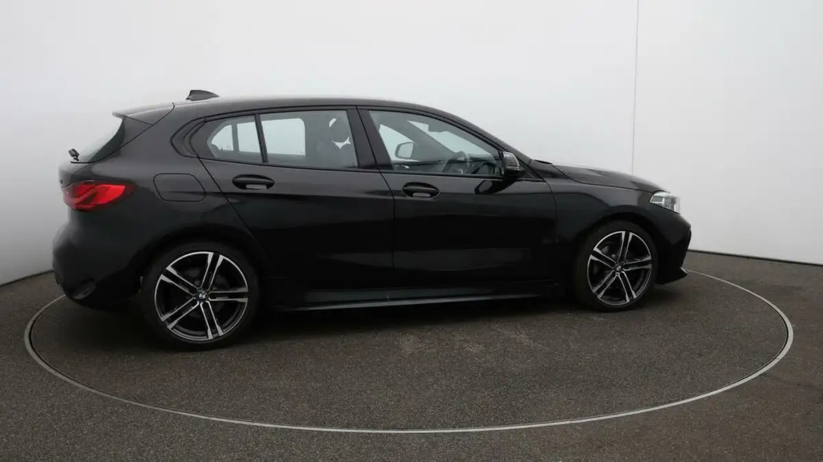 2022-bmw-1-series-15-118i-m-sport-lcp-dct-big-42