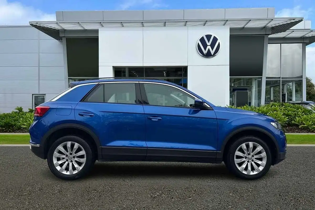 2018-volkswagen-t-roc-15-tsi-se-dsg-big-3