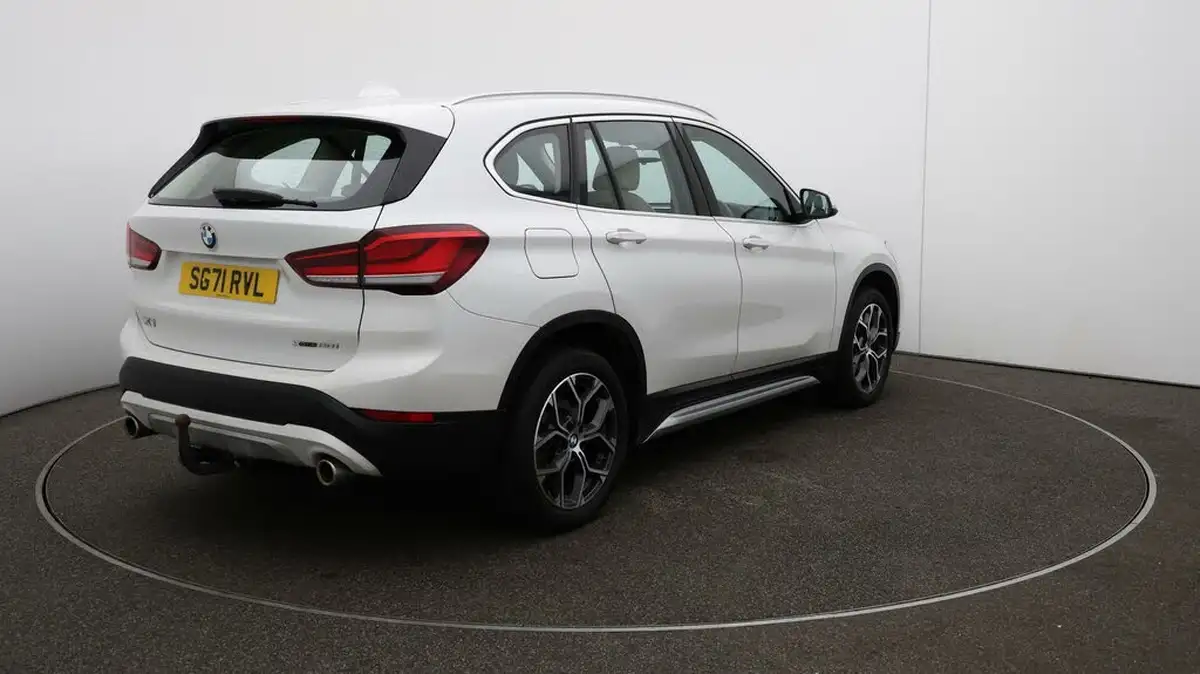 2021-bmw-x1-20-xdrive20i-xline-big-7