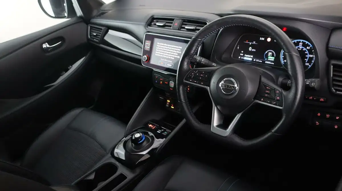 2021-nissan-leaf-e-n-connecta-big-9