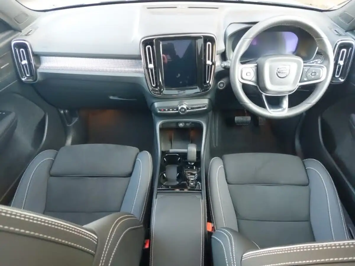 2023-volvo-xc40-20-b4-ultimate-big-2