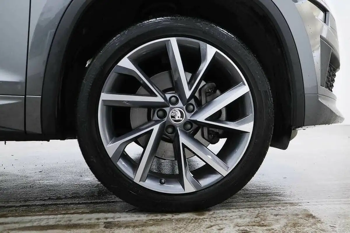2024-skoda-kodiaq-20tdi-sportline-200ps-scr-big-4