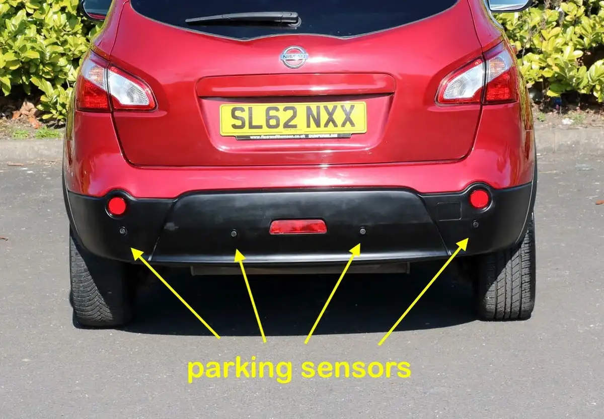 2012-nissan-qashqai2-16-acenta-big-13