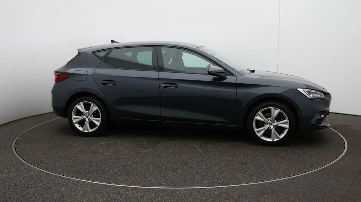 2021-seat-leon-14-e-hybrid-fr-hatchback-big-42