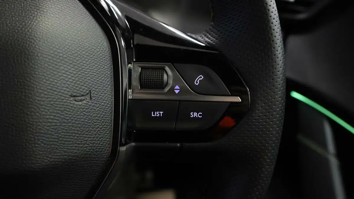 2021-peugeot-208-e-gt-premium-big-22