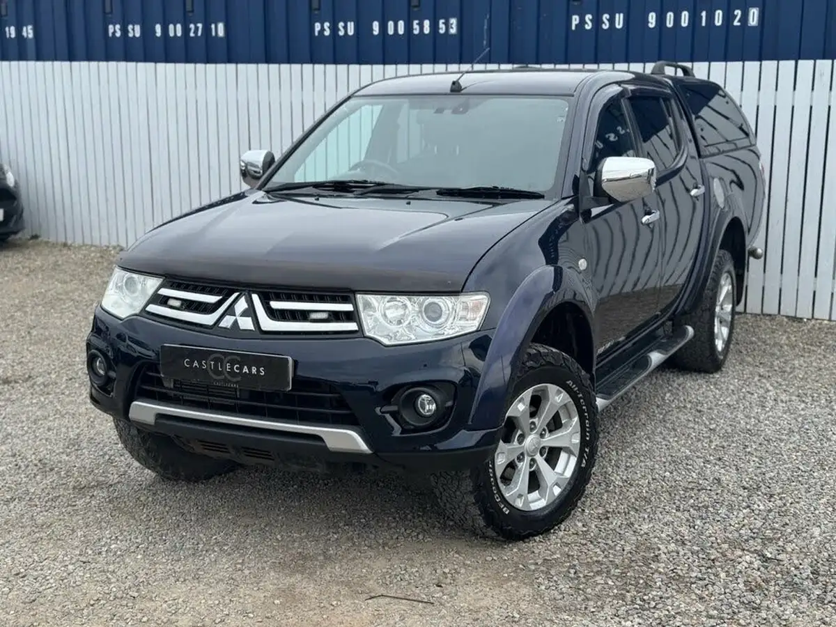 2014-mitsubishi-l200-25td-barbarian-black-big-1