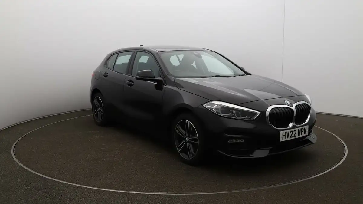 2022-bmw-1-series-20td-118d-sport-big-35