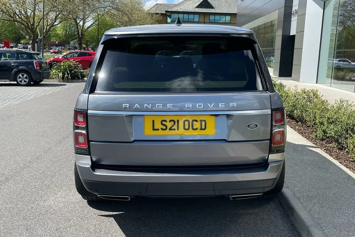 2021-land-rover-range-rover-30-d300-westminster-big-9