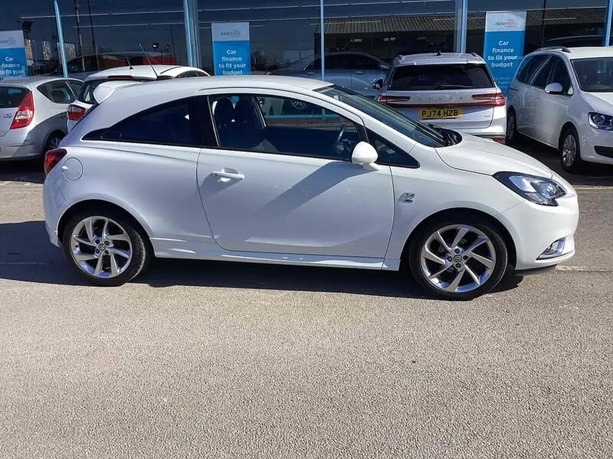 2017-vauxhall-corsa-14i-sri-vx-line-75ps-ecoflex-3d-big-7