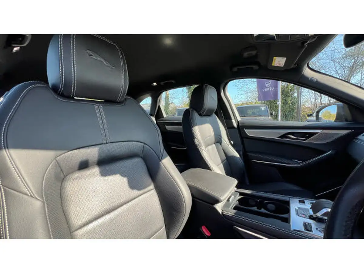2022-jaguar-f-pace-30-d300-r-dynamic-se-big-36