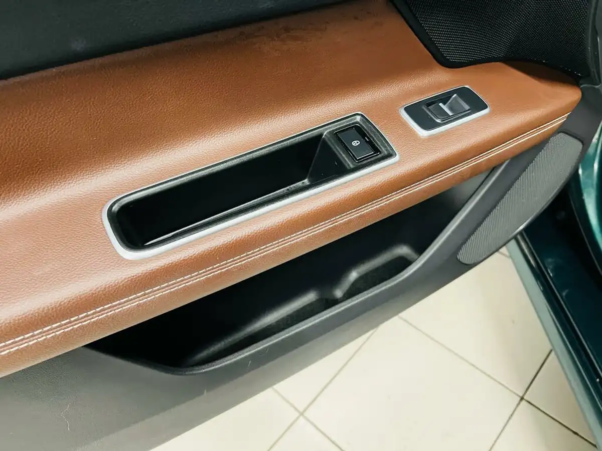 2017-jaguar-xf-20td-r-sport-180ps-saloon-4d-1999cc-auto-big-26