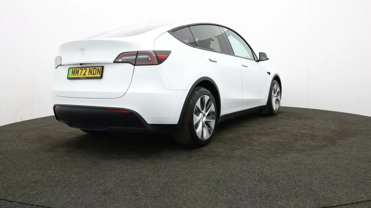 2022-tesla-model-y-e-rwd-big-78