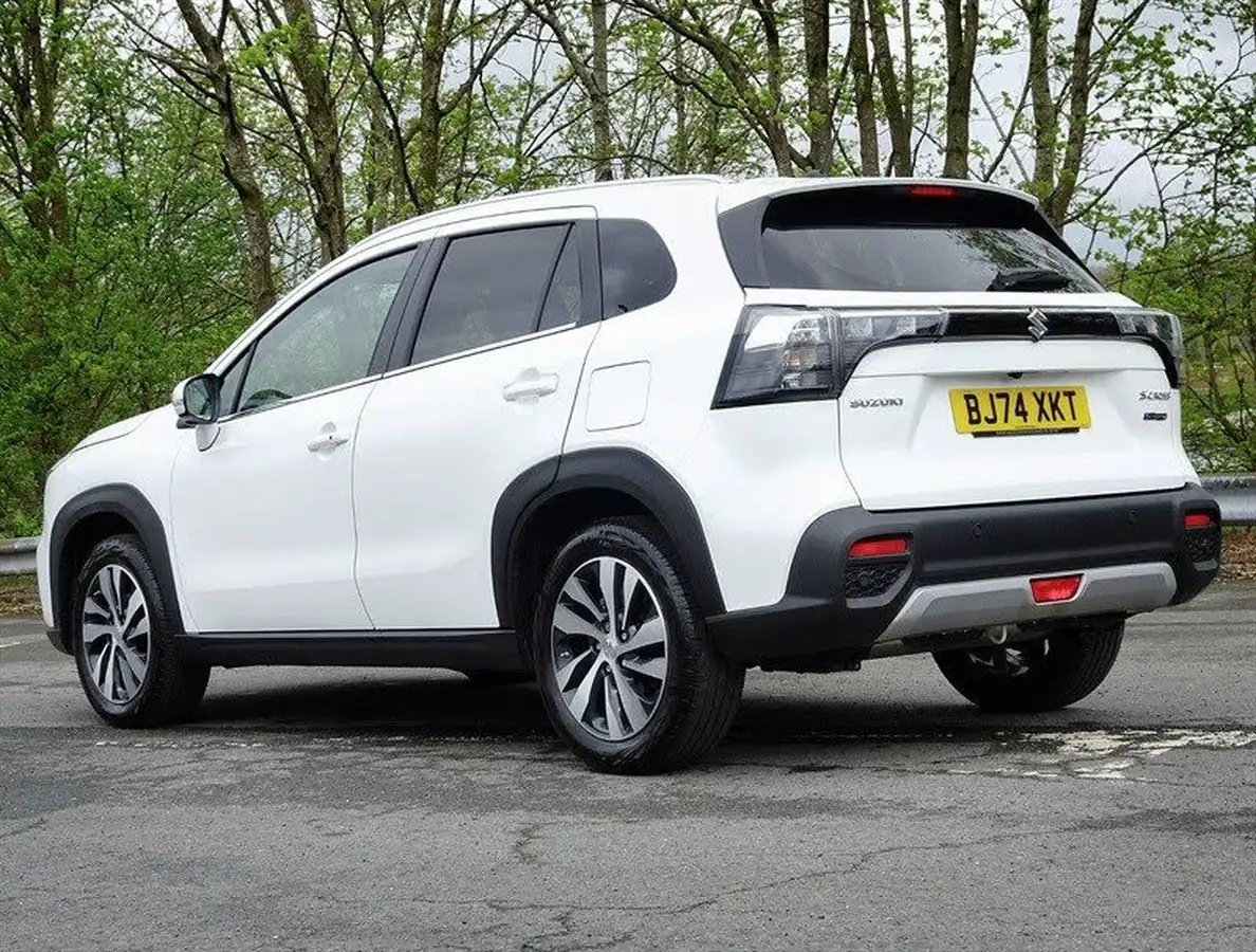 2024-suzuki-s-cross-15-ultra-allgrip-big-4
