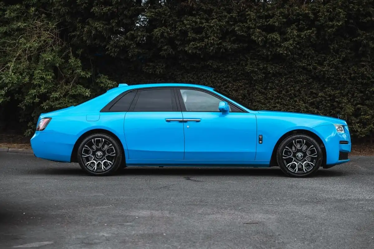 2024-rolls-royce-ghost-675-black-badge-big-4