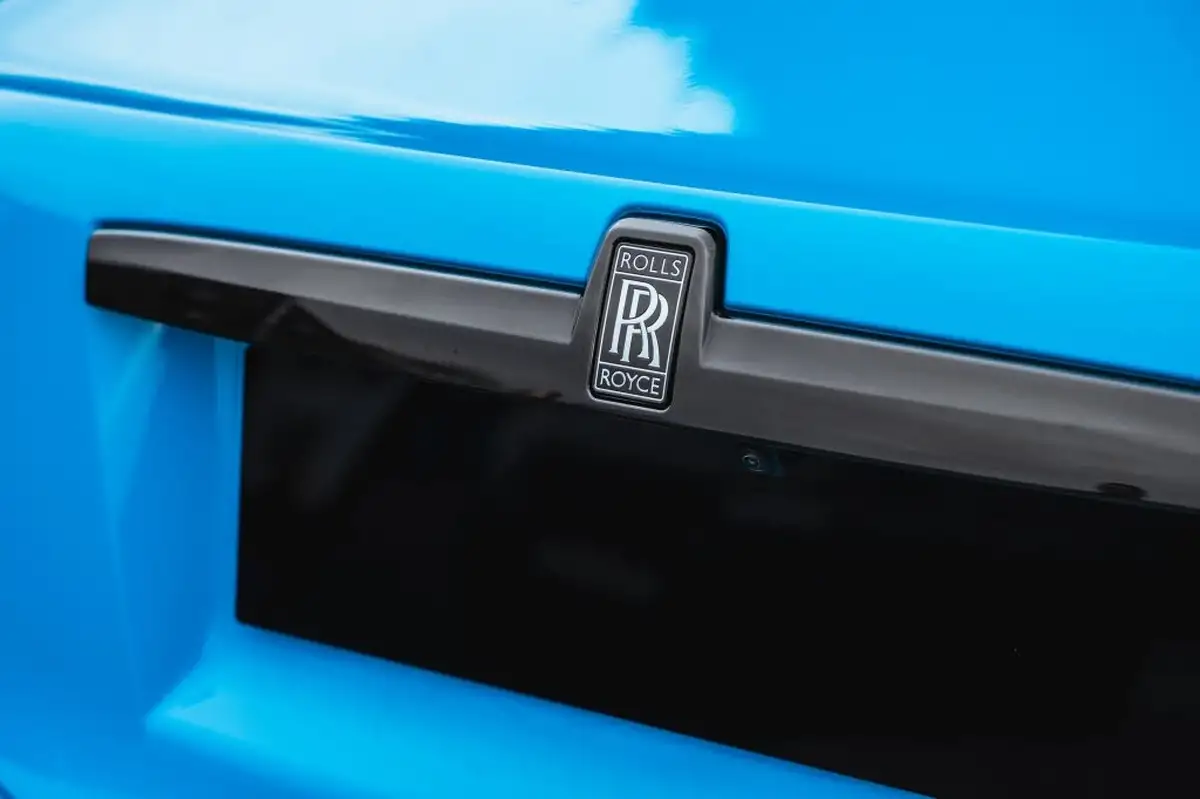 2024-rolls-royce-ghost-675-black-badge-big-52