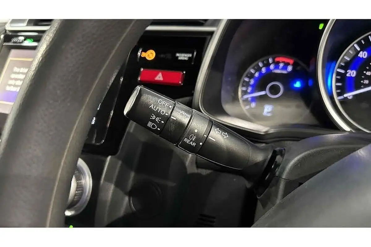 2017-honda-jazz-13-i-vtec-se-cvt-big-26