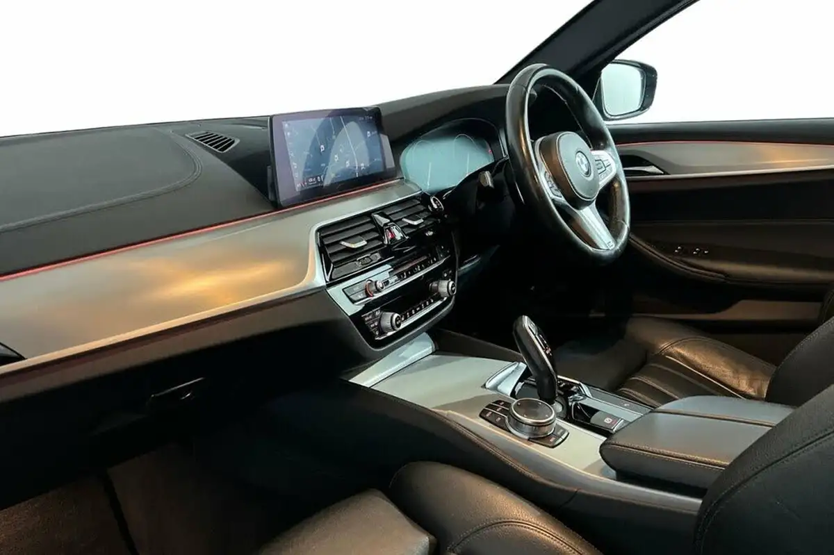 2018-bmw-5-series-20-520i-m-sport-ss-saloon-4d-big-8