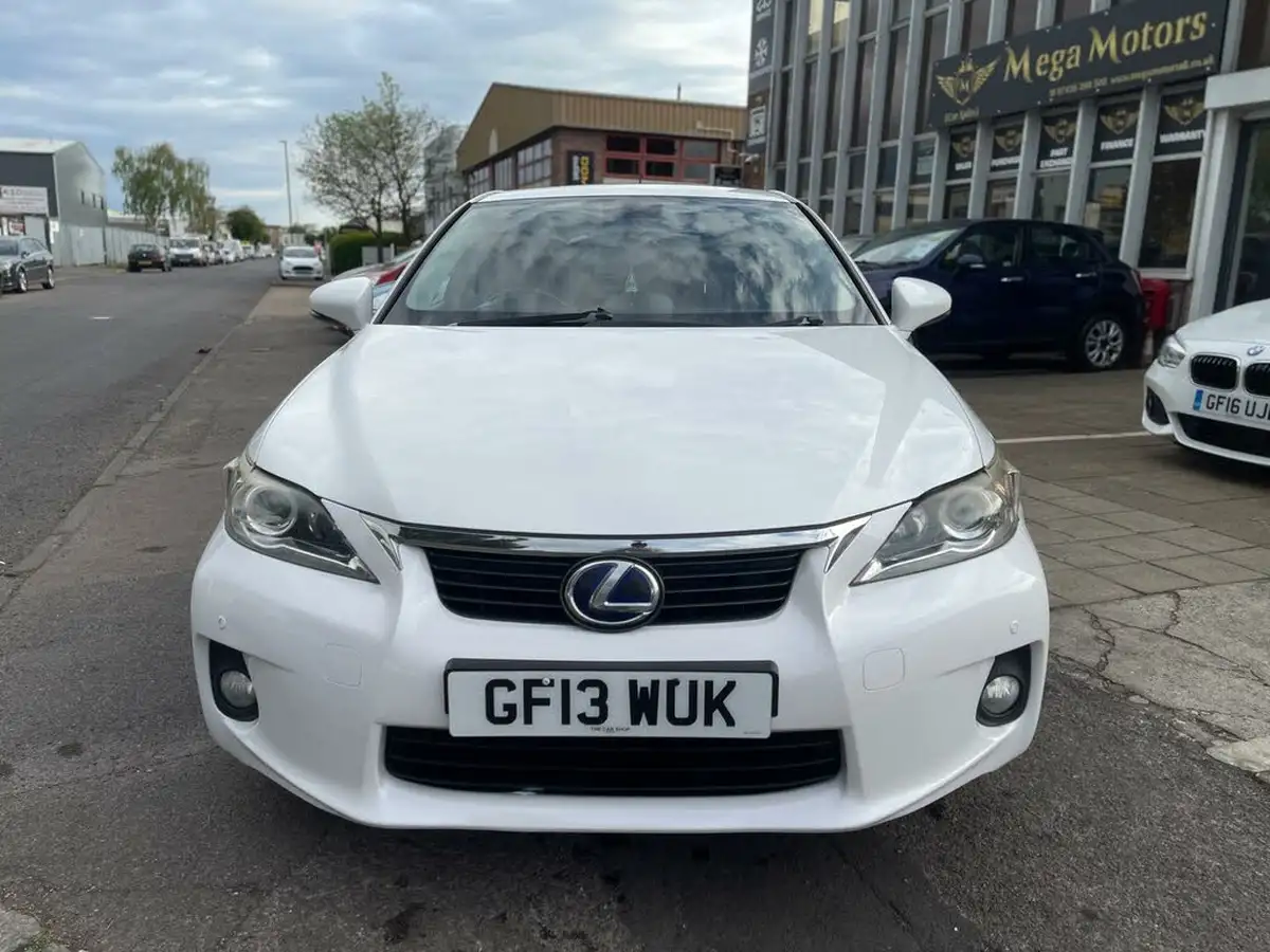 2013-lexus-ct-200h-18-advance-big-8