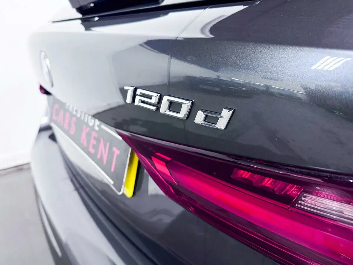 2021-bmw-1-series-20td-120d-m-sport-lcp-big-12