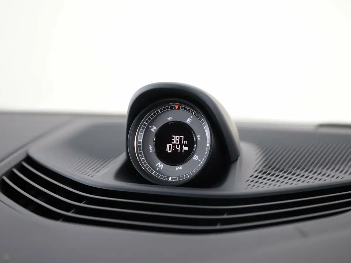 2024-porsche-taycan-e-4s-cross-turismo-598ps-big-23