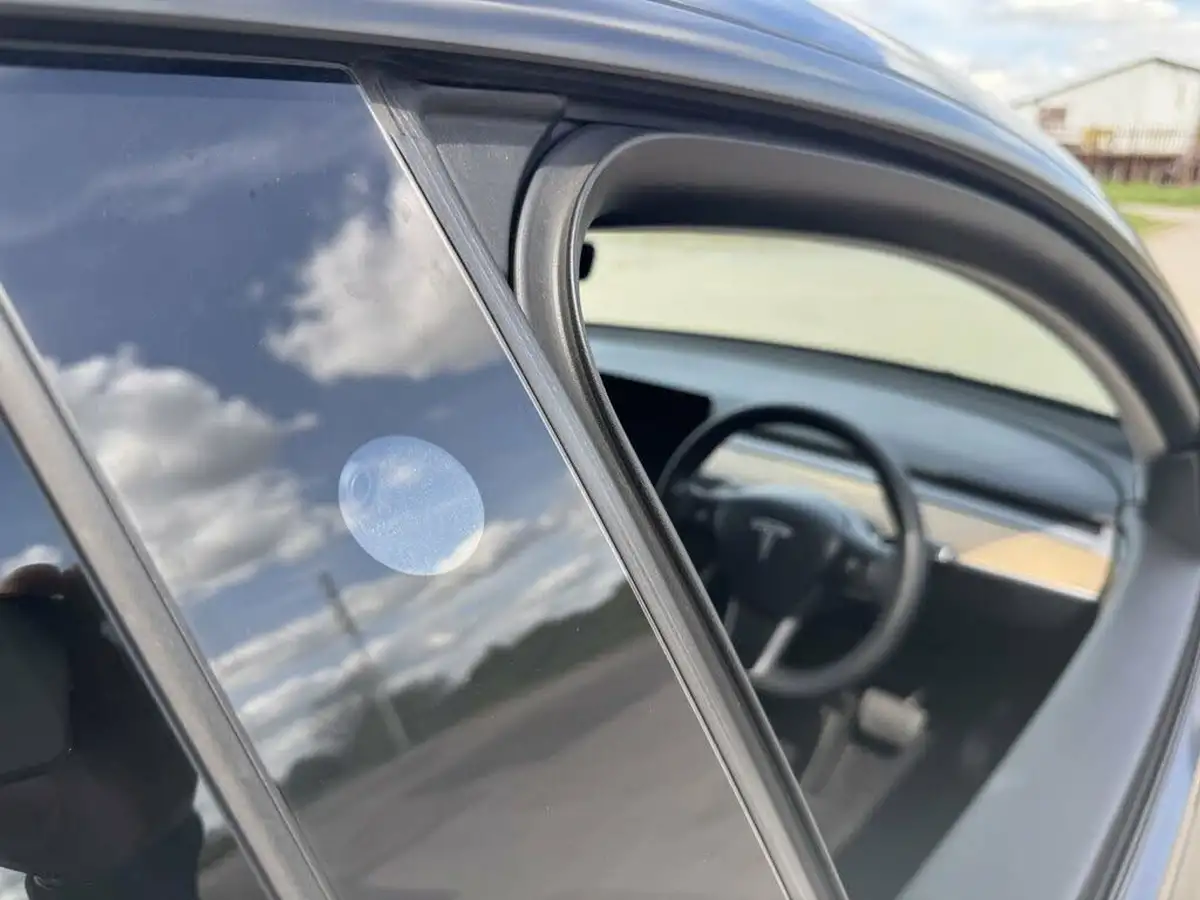 2022-tesla-model-y-e-long-range-big-38