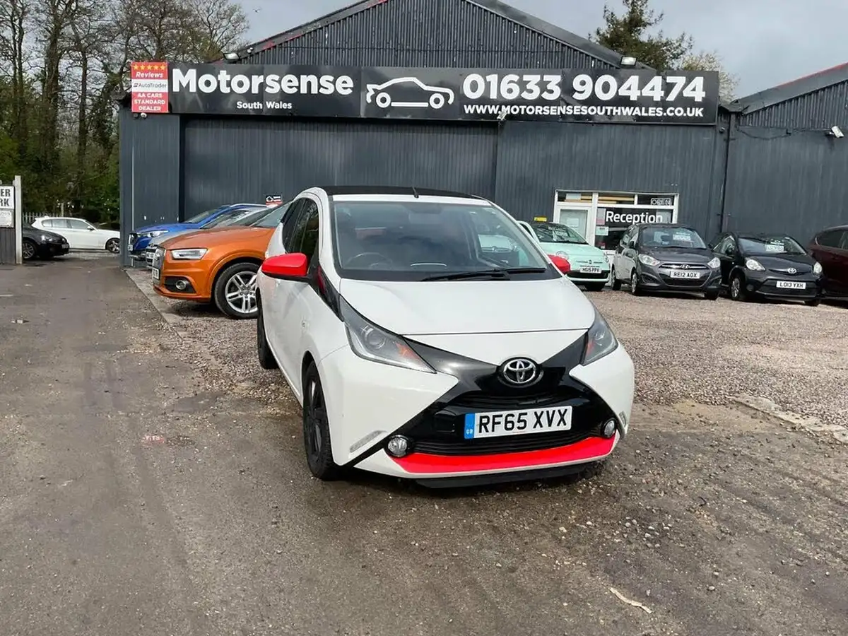 2015-toyota-aygo-10-vvt-i-x-pression-5d-big-41