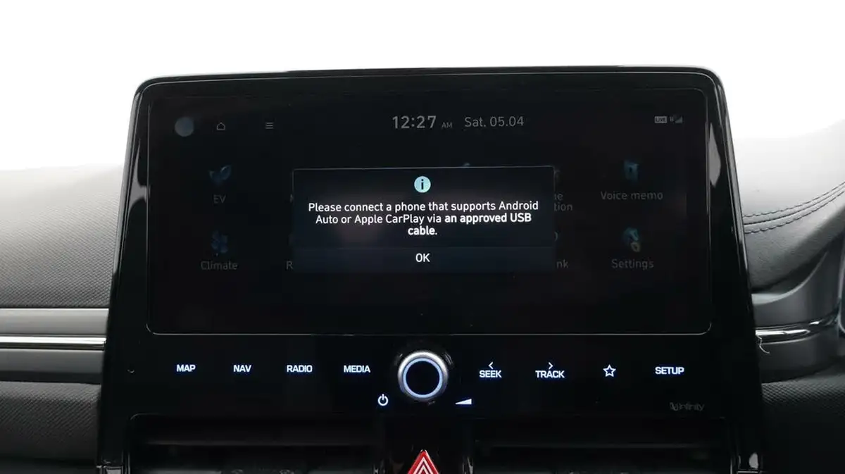 2022-hyundai-ioniq-e-premium-electric-big-26
