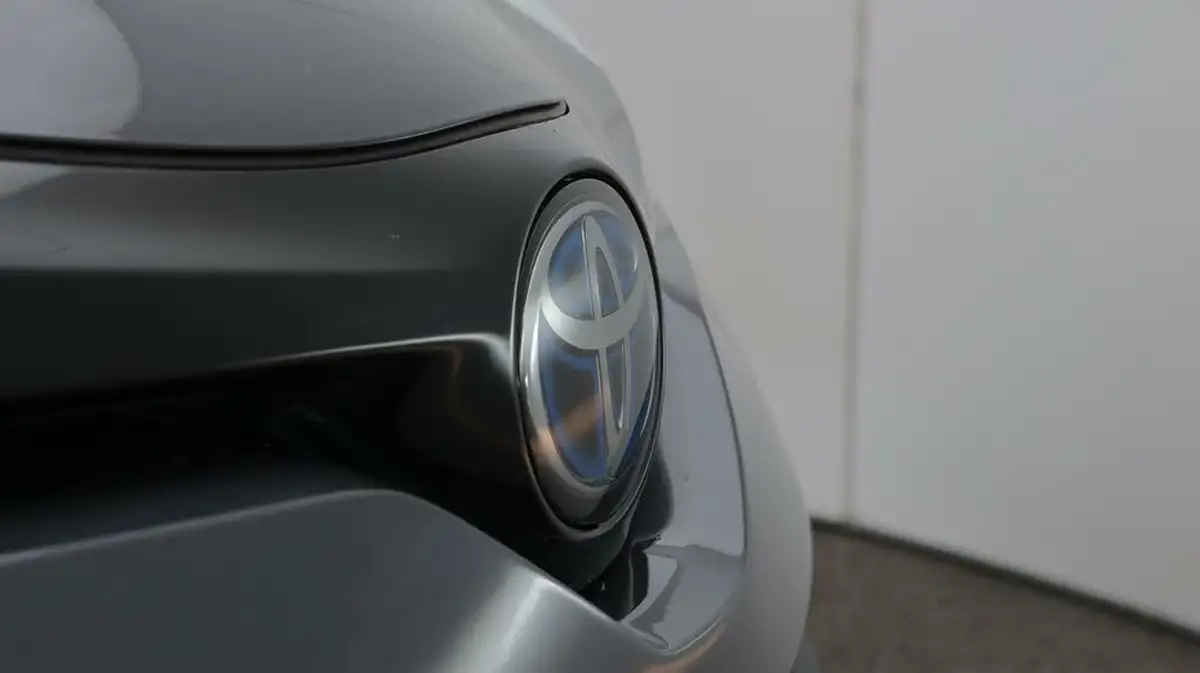 2021-toyota-c-hr-18-vvt-i-icon-big-23