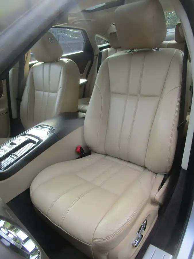 2010-jaguar-xj-series-50-xj-premium-luxury-lwb-big-18