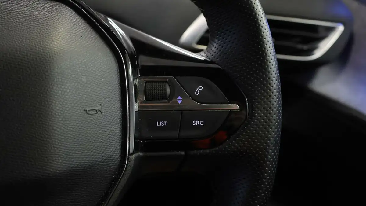 2021-peugeot-3008-suv-12-puretech-gt-big-22
