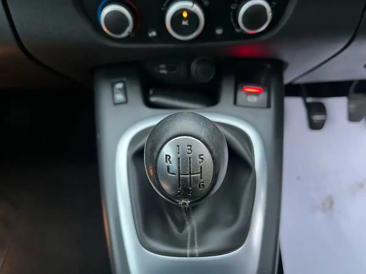 2011-renault-scenic-16-dynamique-tom-tom-big-38