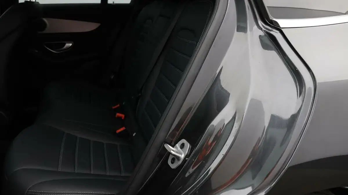 2021-mercedes-benz-eqc-e-eqc-400-amg-line-big-15