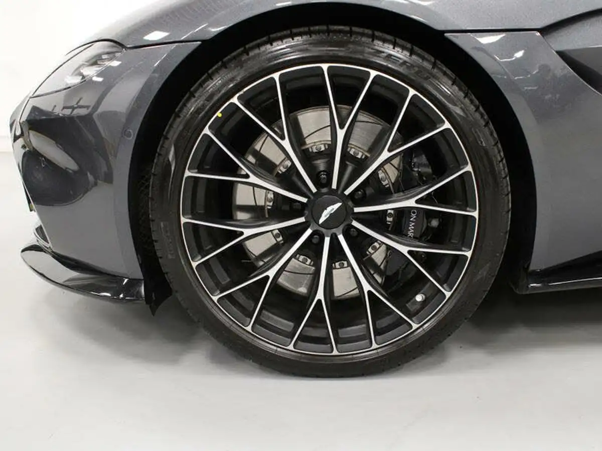 2023-aston-martin-vantage-40-v8-vantage-roadster-auto-big-3
