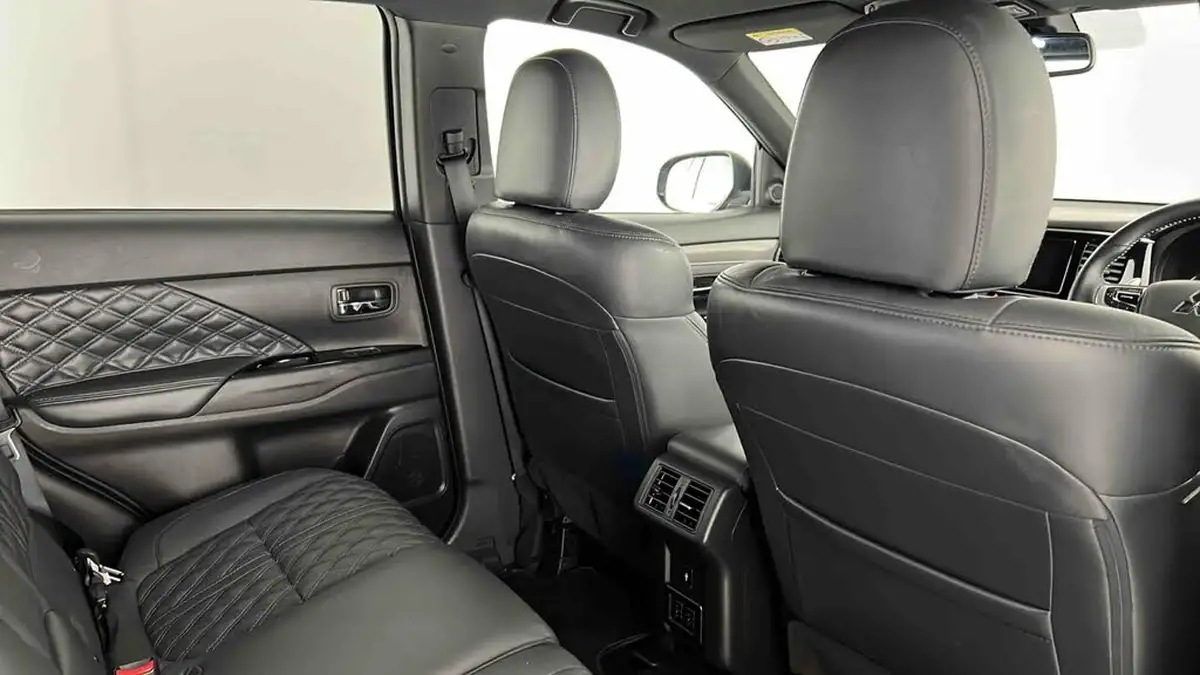 2019-mitsubishi-outlander-24-5hs-phev-big-42