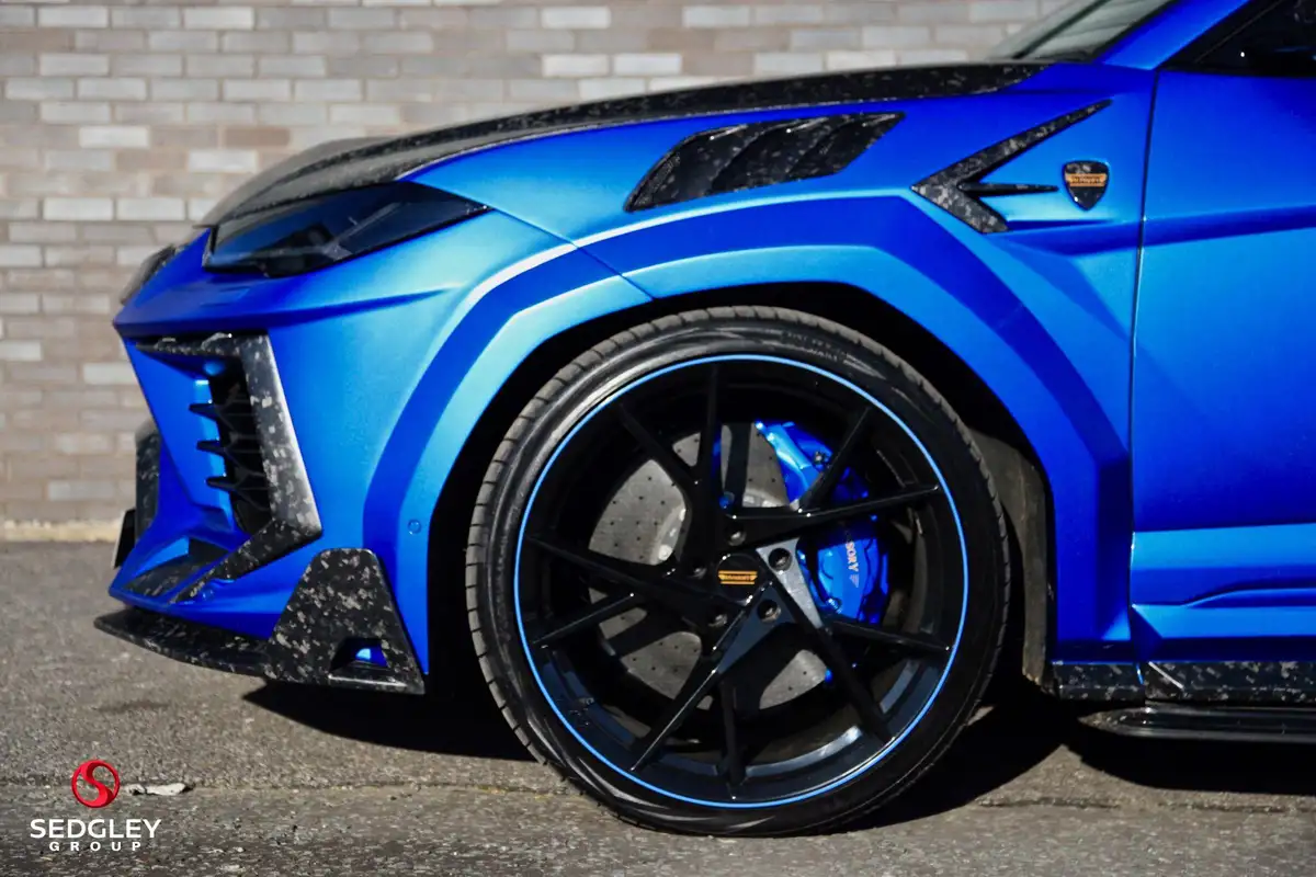 2022-lamborghini-urus-40-no-trim-big-13