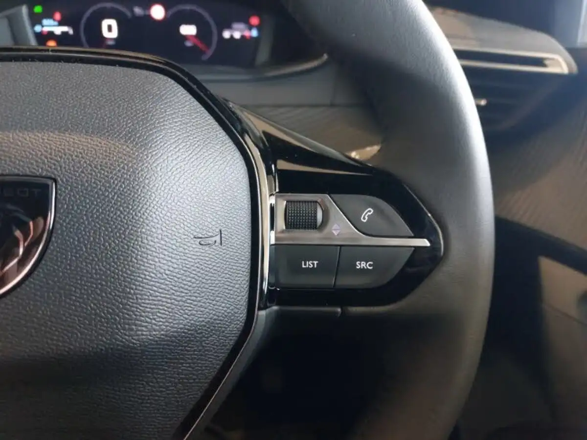 2024-peugeot-2008-suv-12-puretech-allure-130ps-big-10