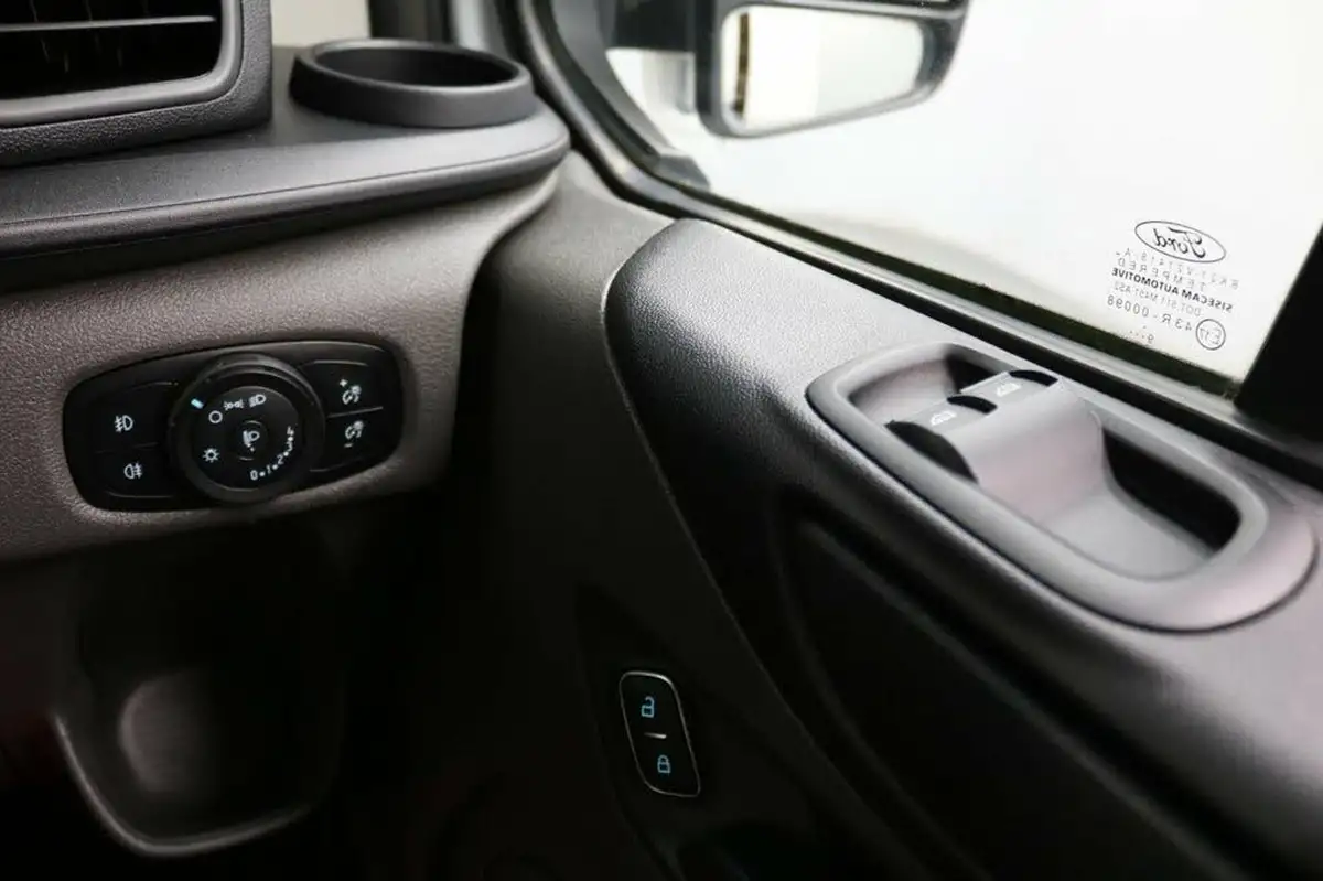2020-ford-transit-custom-20tdci-280-l1h1-leader-105pseu6dt-panel-van-big-54