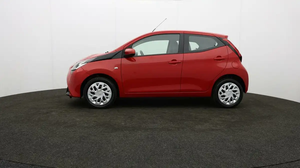 2018-toyota-aygo-10-vvt-i-x-play-71bhp-5d-big-61