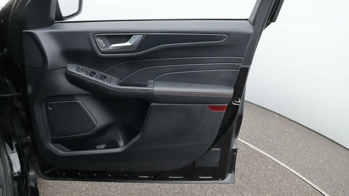 2022-ford-kuga-big-15