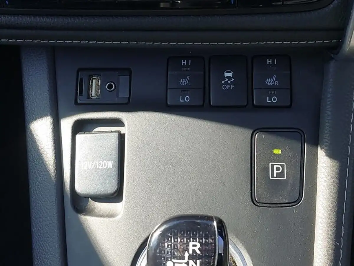 2018-toyota-auris-18-vvt-i-hsd-excel-estate-big-15