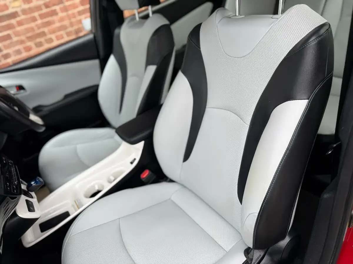 2016-toyota-prius-18-vvt-i-excel-big-32
